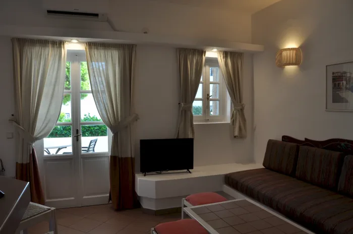Nissia-Hotel-Spetses-Traditional-Residences-Garden-Studio-B3